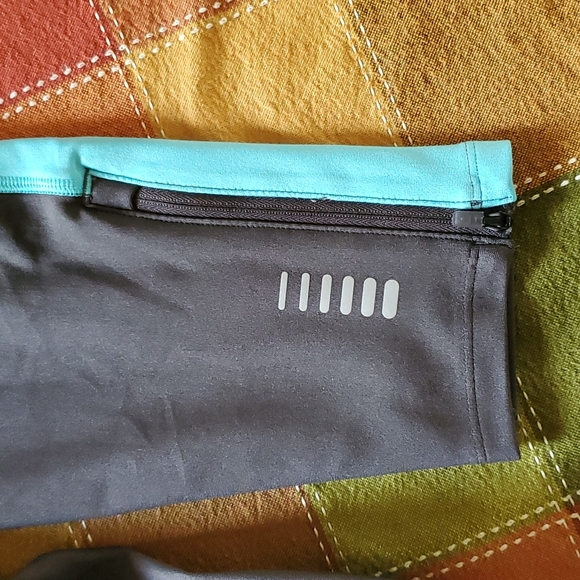 NWT Women's Under Armour Compression leggings - Picture 3 of 5